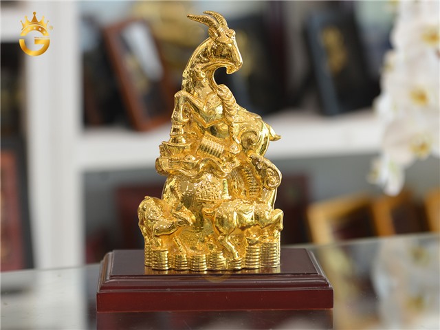 Tượng dê đồng mạ vàng 24k ra mắt tại King Gold số 246D Bạch đằng, P24, Bình thạnh, HCM.